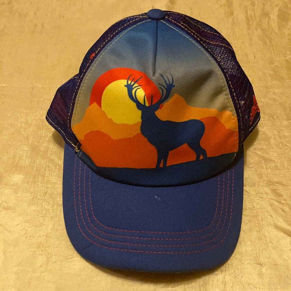 Aksels Elk Mesh Trucker Hat